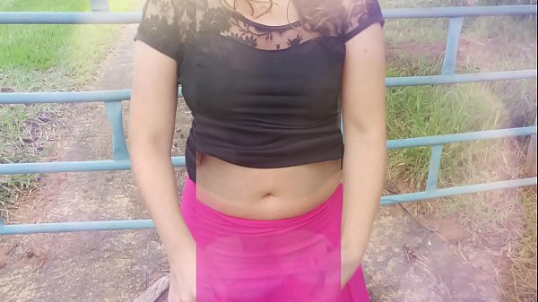 Jilagħbu fir-razzett, mara tad-dar reali, kelba kelba u żewġha cuckolding fis-selvaġġ