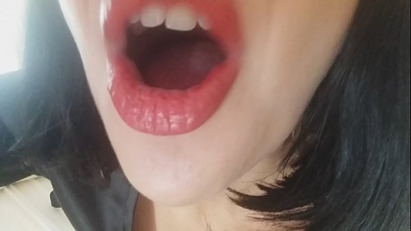 Għasel, il-mammma tiegħek mhux se tħallik tmur l-iskola llum... Għandi bżonnek wisq...