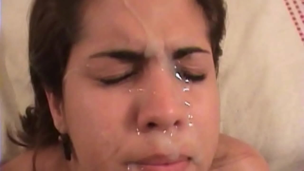 Brunette sabiħa Latina għandha sess mhux maħdum