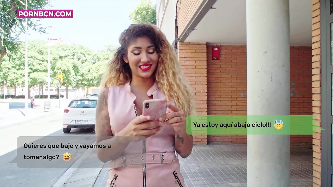 Mart infidili waslet biex tixxejjen bil-maħbub żgħir tagħha waqt li żewġha jaħdem. Latina bit-tits u ħmar kbir. Venere Afrodita.